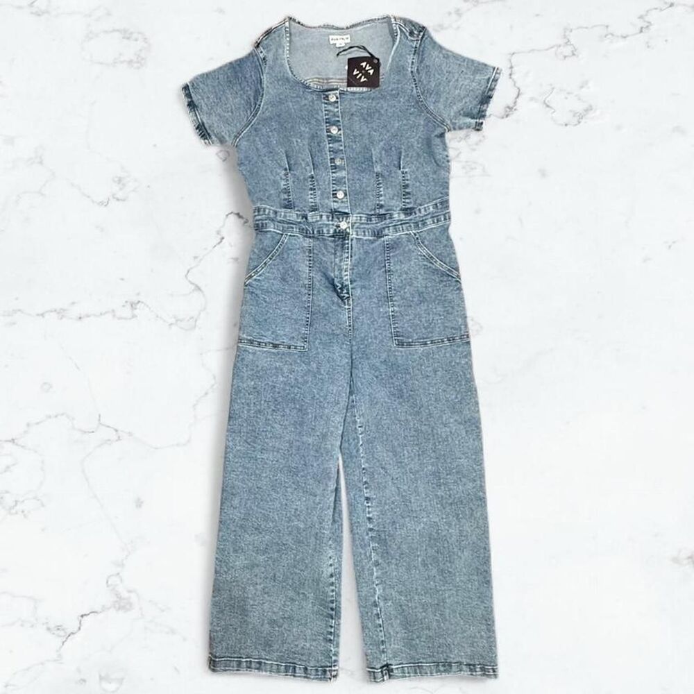 NWT AVA & VIV Blue Denim Jumpsuit/Romper Pockets and Button-up Front Size 16 - Picture 1 of 6